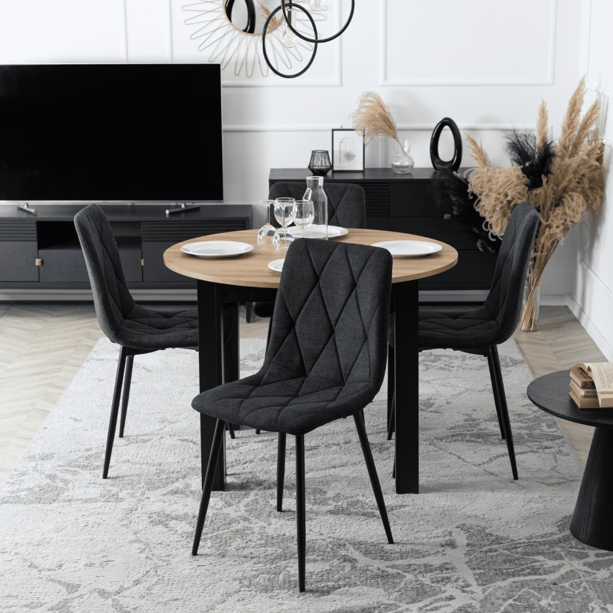 Jadalnia loft - meble i dodatki